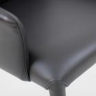 Spisestuestol med armlæn betrukket med sort læder Fremstillet i Italien - Meyer Viadurini