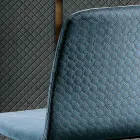 Elegant stol for moderne design i farvet fløjl og træ - Bizet Viadurini