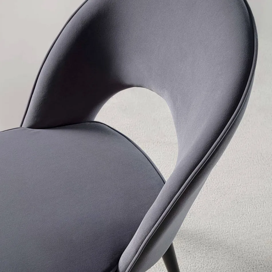 Fløjlstol med sort metal og ben i messing af messing, 4 stykker - Sibea Viadurini