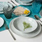 Komplet bordservering i farvet porcelæn 18 stykker - Indonesien Viadurini