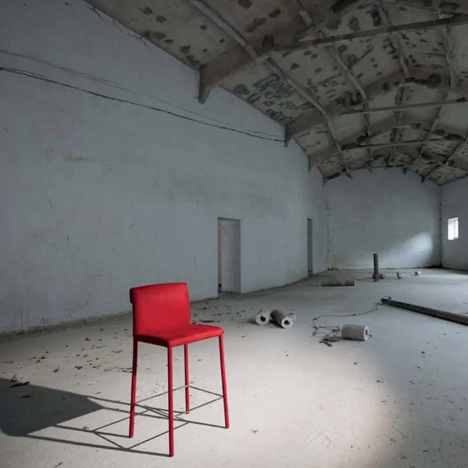 Taburet helt polstret i rødt teknofiber lavet i Italien - skærm Viadurini