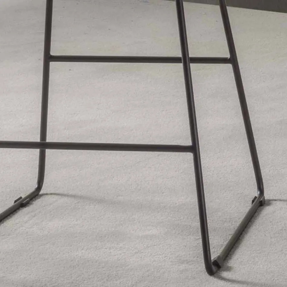 Moderne designskammel med malet metalslæde - Ines Viadurini