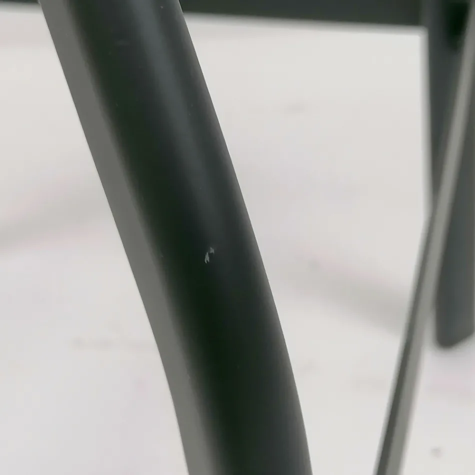 Moderne designskammel i metal og træ, justerbar Livorno1 Viadurini