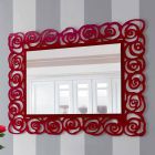 Stort moderne væg spejl i rødt pleksiglas - Rosalinda Viadurini