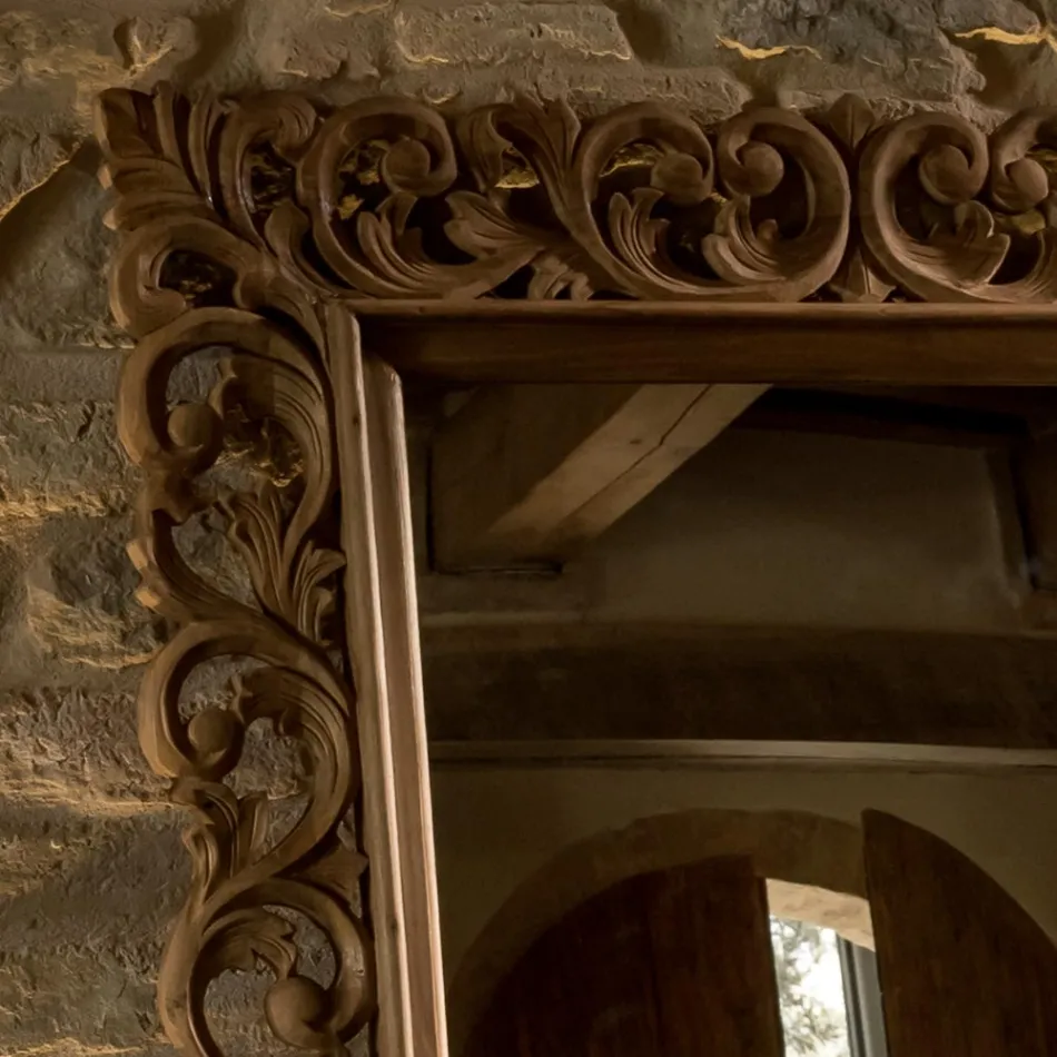 Udskåret spejl lavet af massivt teaktræ - Auguste Viadurini