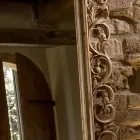 Udskåret spejl lavet af massivt teaktræ - Auguste Viadurini