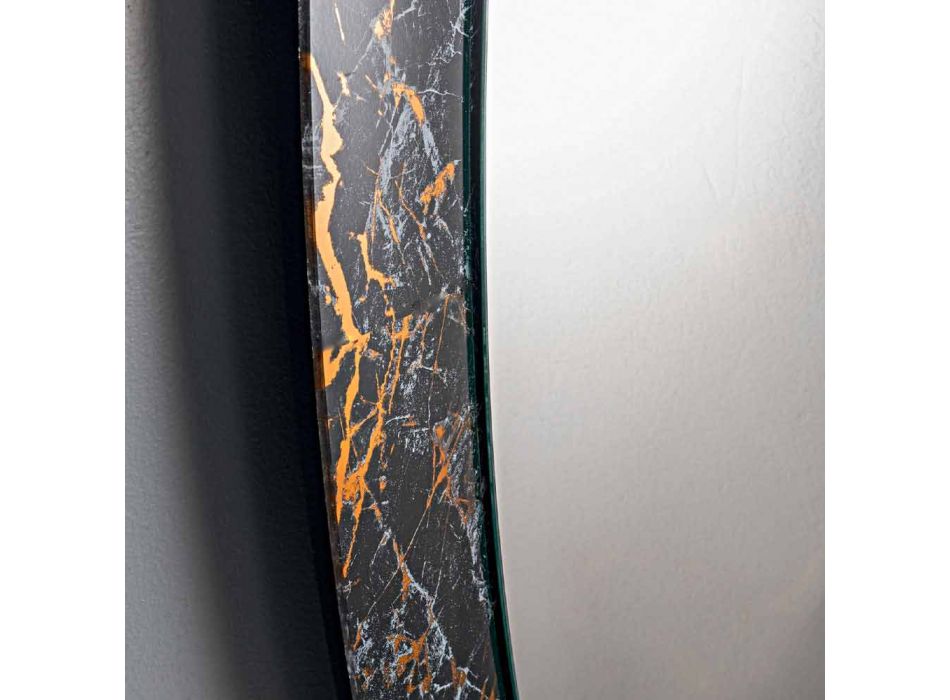 Ovalt designspejl med marmoreffektramme lavet i Italien - Denisse Viadurini