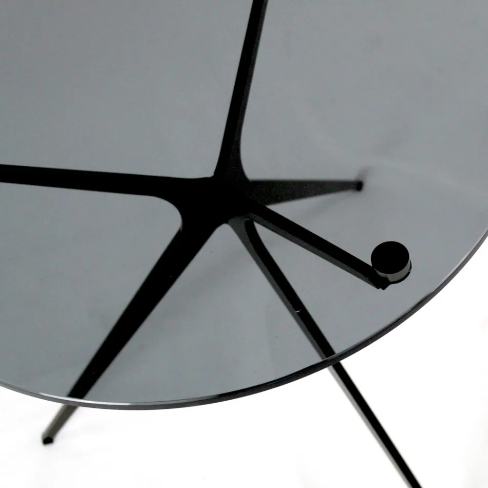 Sofabord med rund glasplade og 3 ben lavet i Italien - Siste Viadurini
