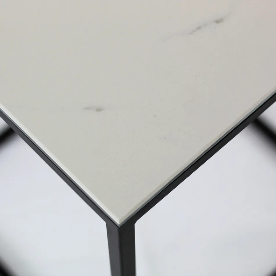 Sofabord af stentøj og stålunderstell lavet i Italien - Birba Viadurini