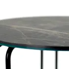 Sofabord i rundt stentøj og fod med 3 halvmåner Made in Italy - Arepa Viadurini