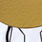 Rundt sofabord med stålbund og glasplade lavet i Italien - Alisea Viadurini