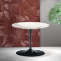 Saarinen Tulip sofabord H 39 cm i Florim Statuario mat keramik - skarlagenrød