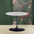 Tulip Saarinen H 41 rundt sofabord med arabesk marmorplade lavet i Italien - Scarlet