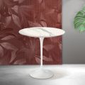 Saarinen Tulip sofabord H 52 cm i Florim Statuario mat keramik - skarlagenrød