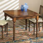 Udtrækkeligt bord og 2 stole i patineret valnød Fremstillet i Italien - Biotit Viadurini