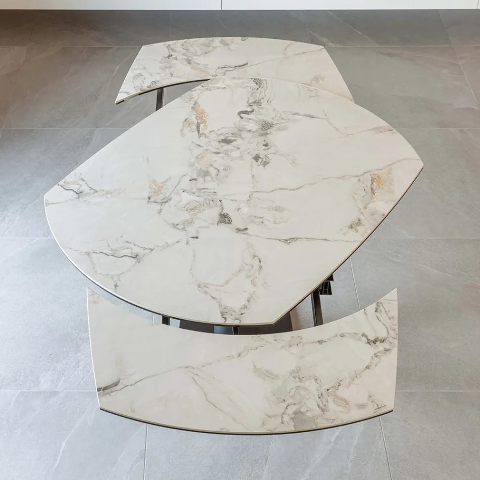 Udtrækkeligt spisebord i keramik og metalbund - Indira Viadurini