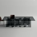 Spisebord med bund og rektangulær glasplade lavet i Italien - Thommy