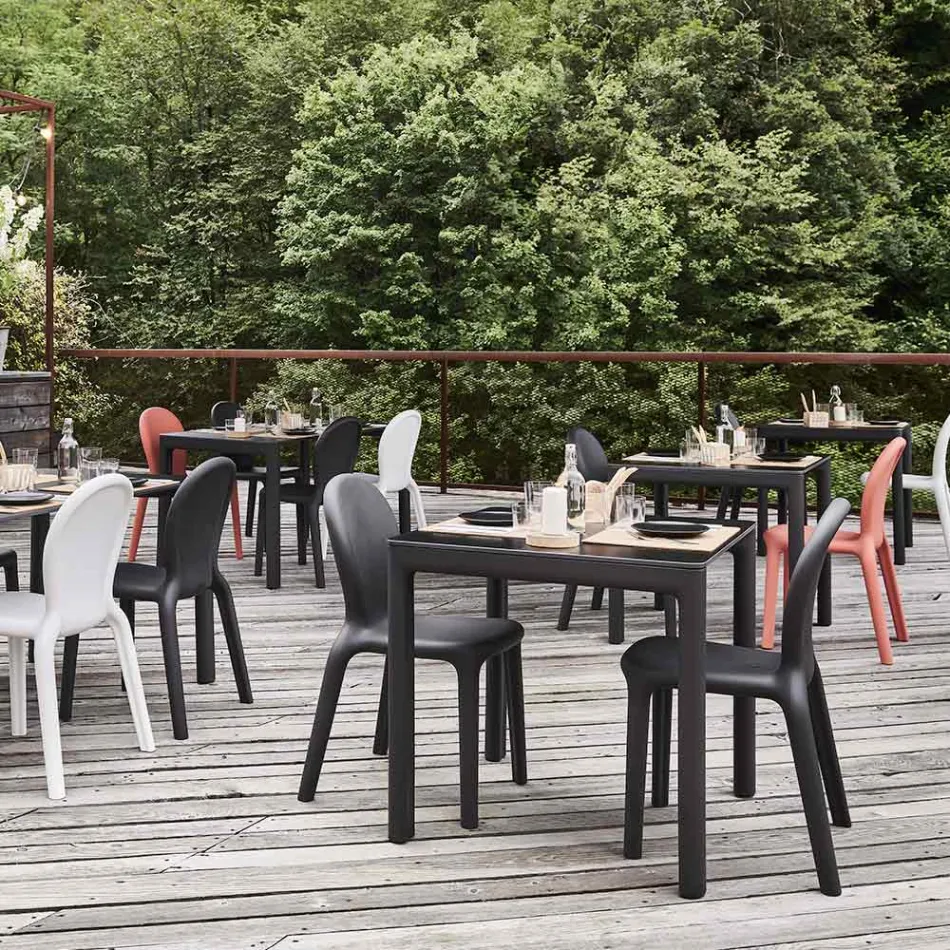 Design spisebord i Hpl og farvet polyethylen Fremstillet i Italien - Jamala Viadurini