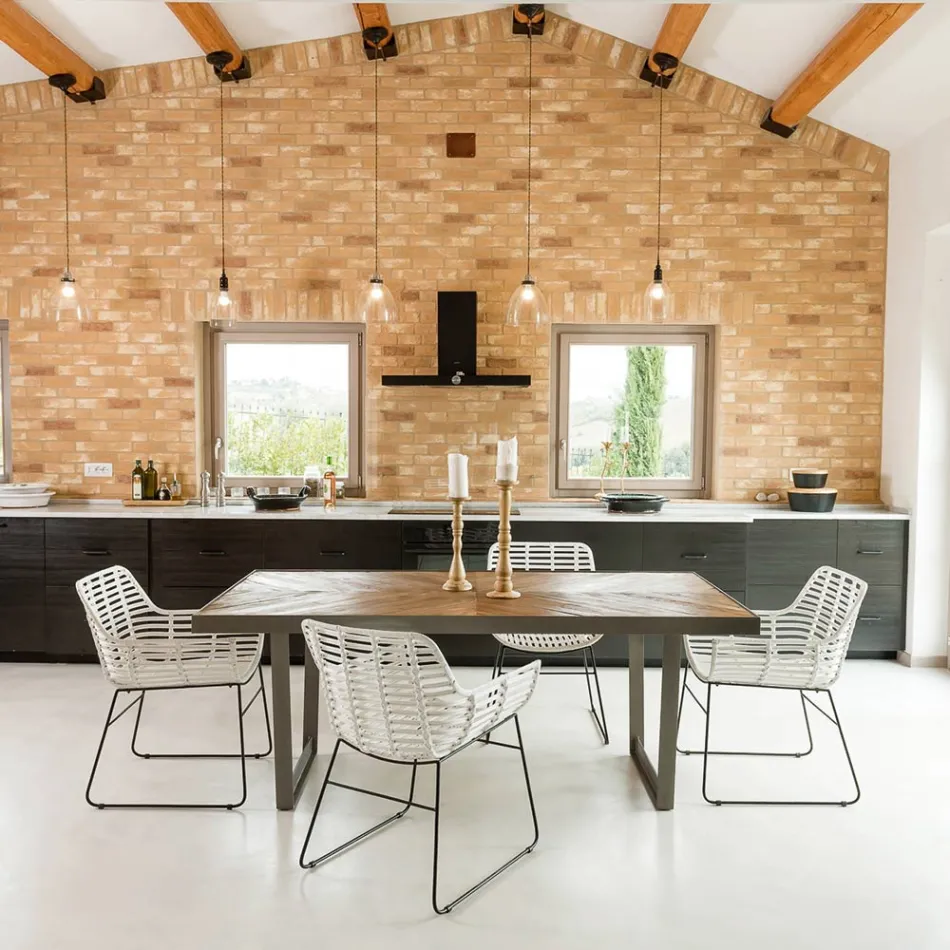 Spisebord i genbrugt tropisk træ og metalben - rutsjebane Viadurini