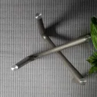 Rundt spisebord i gennemsigtigt glas og polyurethanben - Stalto Viadurini