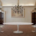 Moderne ovalt bord i Carrara marmor eller sort marquinia lavet i Italien - dollars