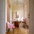 Rundt designbord i glas og olieret aske fremstillet i Italien - Madame Viadurini