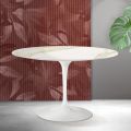Saarinen Tulip Rundbord H 74 cm i Florim Calacatta Guld Mat Keramik - Skarlagenrød