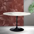 Saarinen Tulip rundt bord H 74 cm i Florim Statuario mat keramik - skarlagenrød