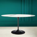 Tulip Table Eero Saarinen H 74 Oval i Statuario Ceramic Full Vein - Scarlet