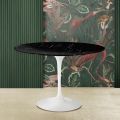 Eero Saarinen Tulip Table H 74 Round i sort Marquinia-marmor fremstillet i Italien - Scarlet