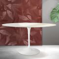 Saarinen Tulip-bord H 74 cm rundt i Florim Calacatta guld mat keramik - skarlagenrød