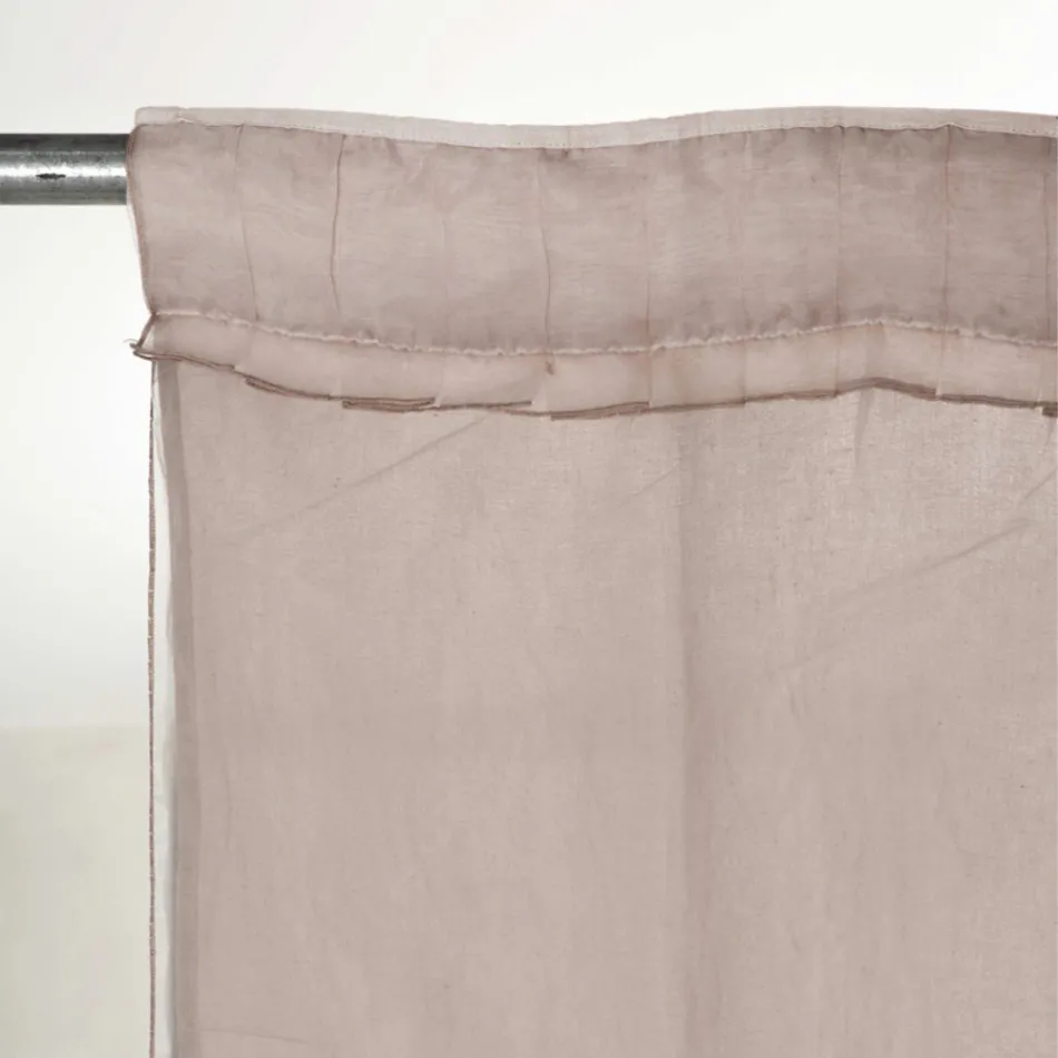 Let hørgardin med organza og gotisk broderi i luksuscentret - Marinella Viadurini