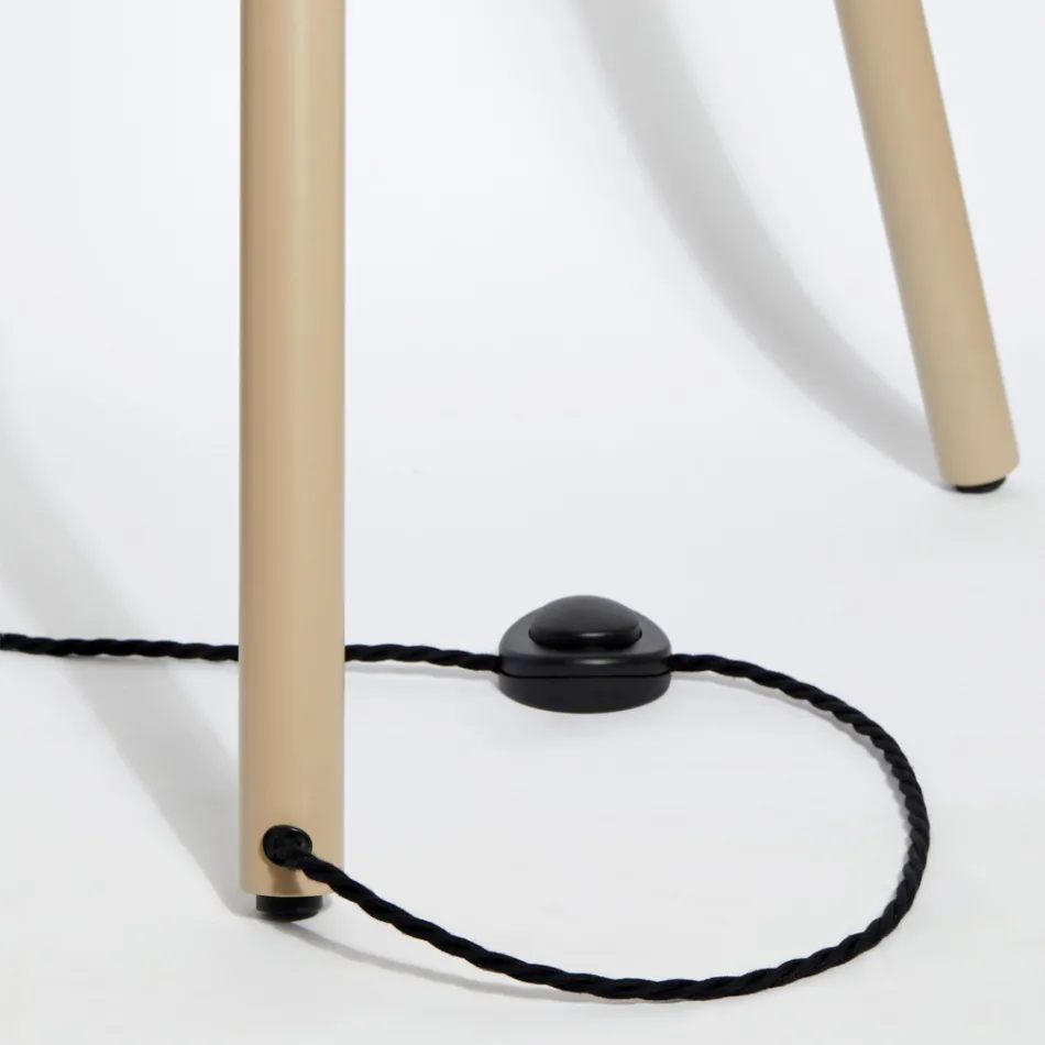 Fritstående elektrisk radiator i stål med fodkontakt - træ Viadurini