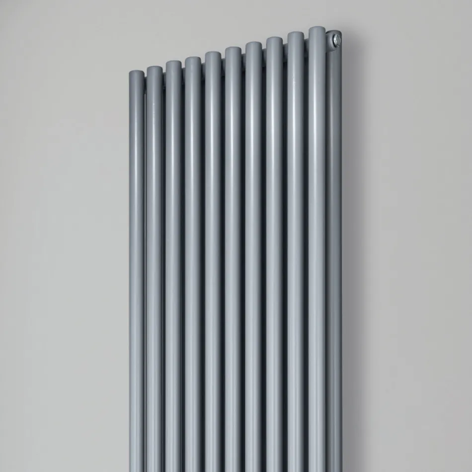 Hydraulisk radiator med vandrette solfangere og lodrette rør - Colomba Viadurini