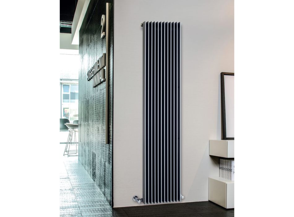 Hydraulisk radiator med dobbelt serie af flade elementer lavet i Italien - Makedonien Viadurini