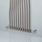Hydraulisk radiator med buede lodrette elementer lavet i Italien - Ribes Viadurini