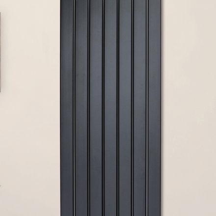 Hydraulisk radiator med et enkelt sæt flade elementer, fremstillet i Italien - Zabaione Viadurini
