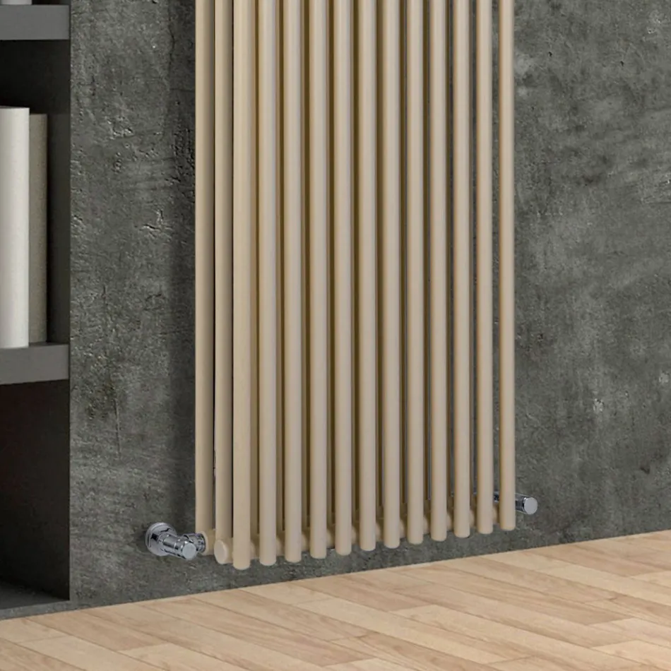 Hydraulisk radiator med tredobbelt sektion af vertikale elementer - Cantucci Viadurini