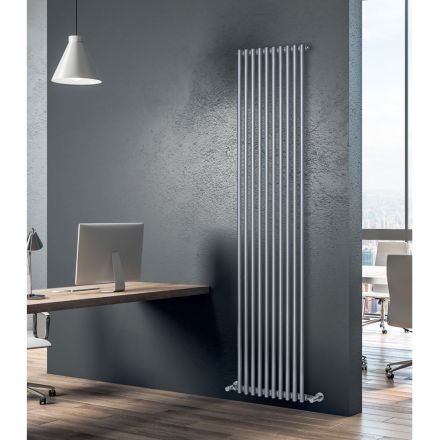 Hydraulisk radiator lavet af kulstofstål, fremstillet i Italien - Cannoli Viadurini