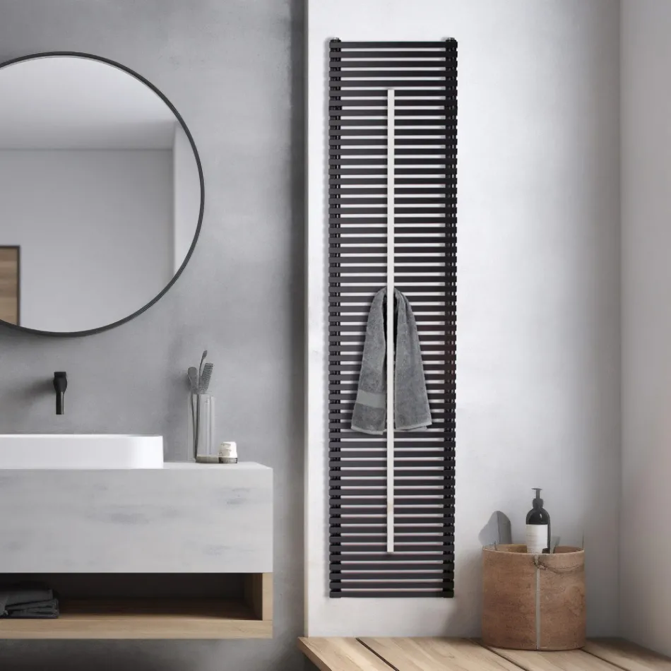 Kulstofstålsradiator med håndklædetørrer Fremstillet i Italien - Lux Viadurini