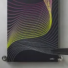 Moderne hydraulisk vægmonteret radiator i stål med dekoration på 839 watt - Kelvin Viadurini