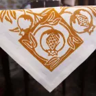 Høj kunstnerisk linnedduk med italiensk kunsthåndprint - mærker Viadurini