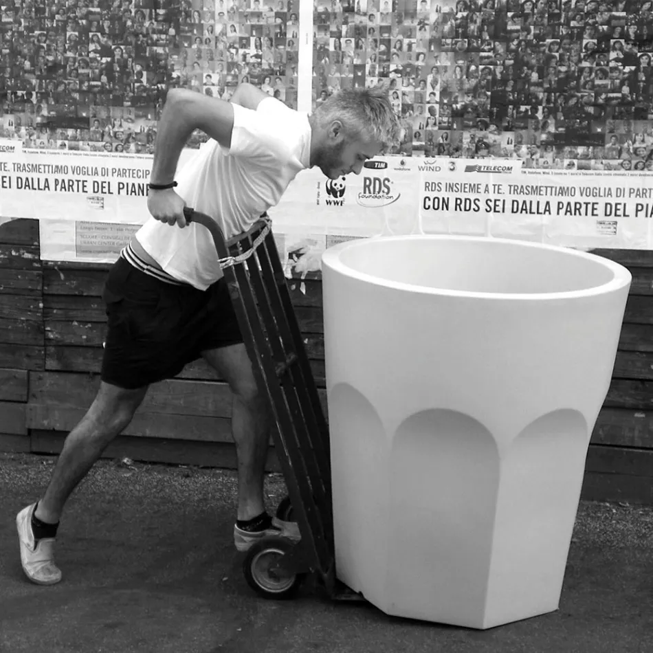 Høj dekorativ vase med glasform i polyethylen Fremstillet i Italien - Pucca Viadurini