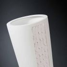 Høj dekorativ vase i hvid keramik med dekoration fremstillet i Italien - Calisto Viadurini