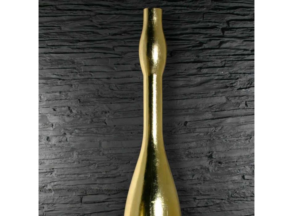 Moderne høj vase i harpiksguld eller sølvfarvet finish fremstillet i Italien - kvarts Viadurini