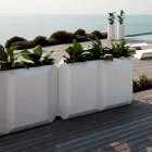 Hvid indendørs eller udendørs vase i plast med 3 størrelser - perle af Myyour Viadurini