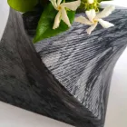 Dekorativ design vase i Bardiglio eller Carrara marmor fremstillet i Italien - Prisma Viadurini