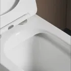 Gulvmonteret toilet med soft-close keramisk sæde og moderne design - Giunco Viadurini