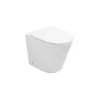 Gulvmonteret toilet uden kant med soft-close sæde i hvid keramik - Juniper   Viadurini