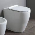 Toilet uden kant med blødt lukkende termohærdende keramisk sæde - Oleander